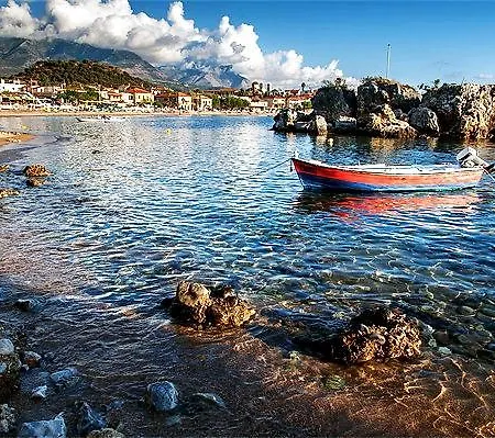 Ξενοδοχείο με διαμερίσματα Potamaki & Στούπα