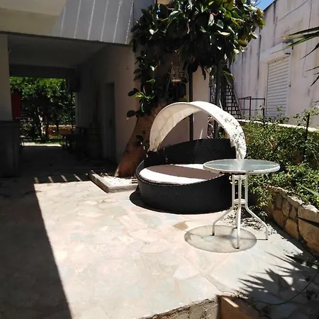Ξενοδοχείο με διαμερίσματα Potamaki & 4*