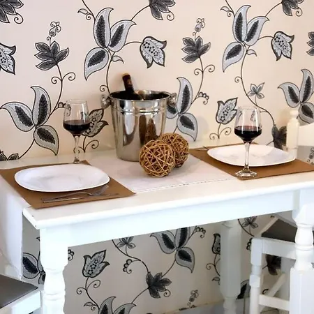 Potamaki & アパートホテル Stoúpa