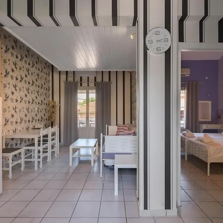 アパートホテル Potamaki & Stoúpa