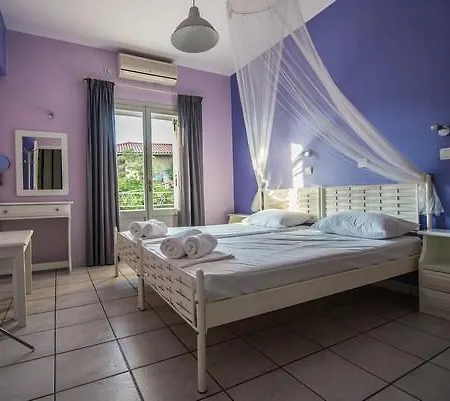 Potamaki & アパートホテル Stoúpa