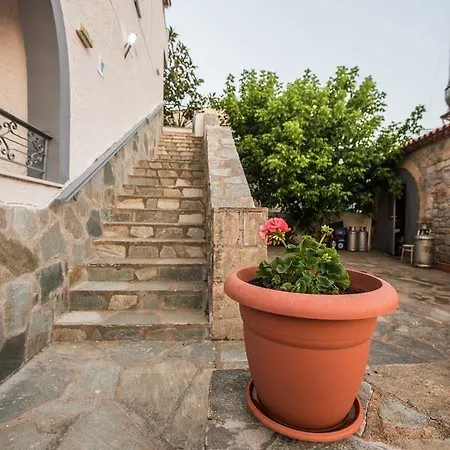 Potamaki & アパートホテル Stoúpa